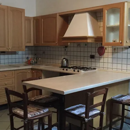 Holiday home Casa Vacanze Il Cortile Da Manu, Maggy&hope Como